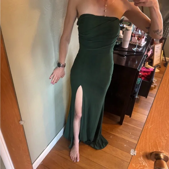 Elegant Green Strapless Dress - Picture 7 of 11